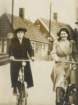 geer_1951_buurvrouwbraas_mam_fiets_small.jpg